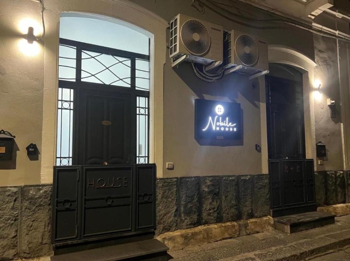 Bed and Breakfast Nobilehouse 2 Катания Экстерьер фото