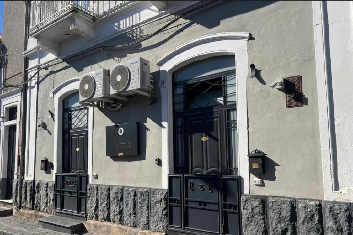 Bed and Breakfast Nobilehouse 2 Катания Экстерьер фото